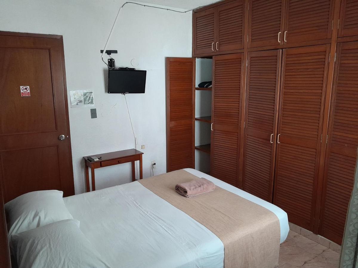 Room In Cancun Stadium Стая снимка